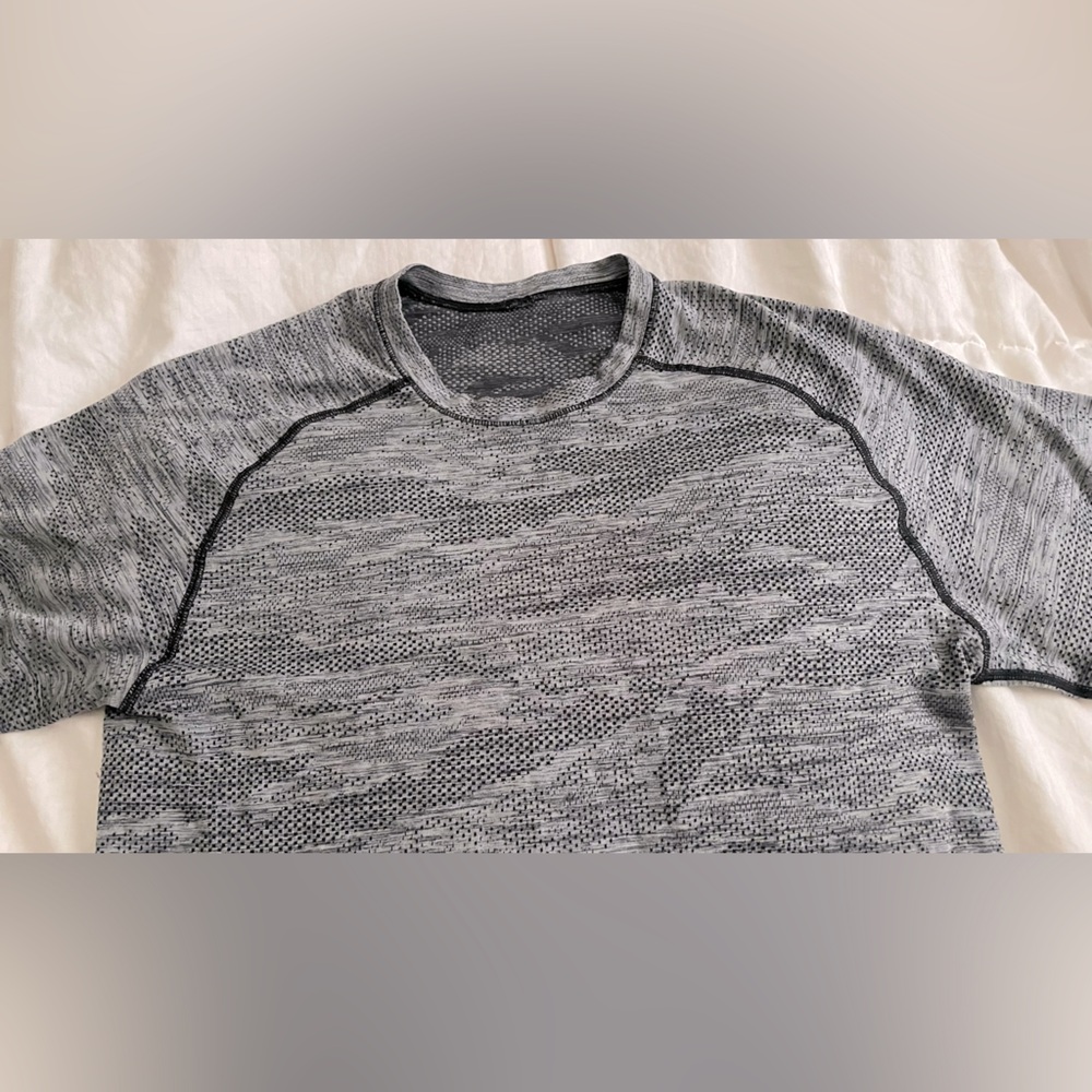 Lululemon camo men's tshirt small